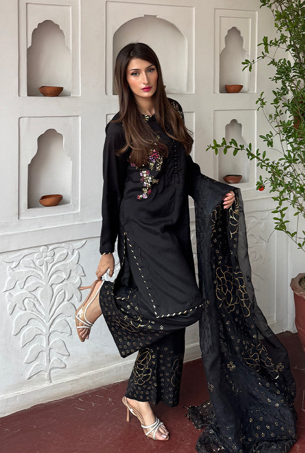 Elegant Black Embroidered 3 Piece Women's Lawn Suit – Premium Pakistani Designer Dress