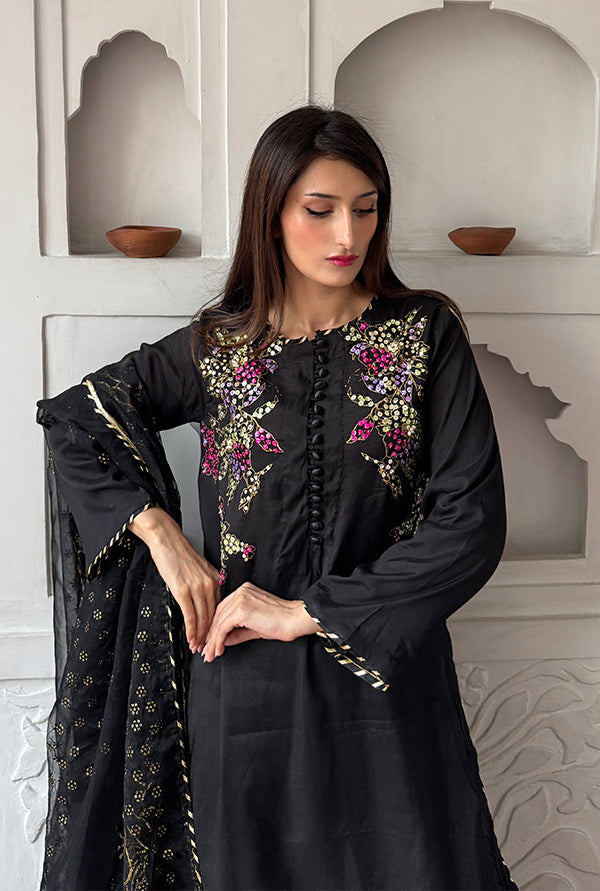 Elegant Black Embroidered 3 Piece Women's Lawn Suit – Premium Pakistani Designer Dress